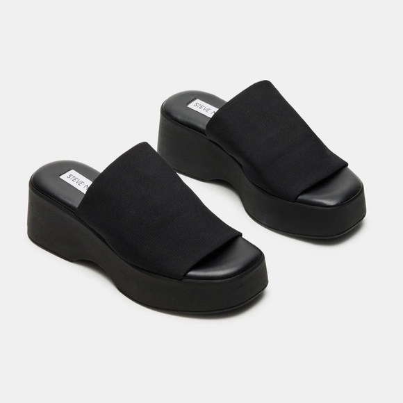 Steve Madden, size 8, black 90’s sandals. Never worn only tried on! - Picture 1 of 4